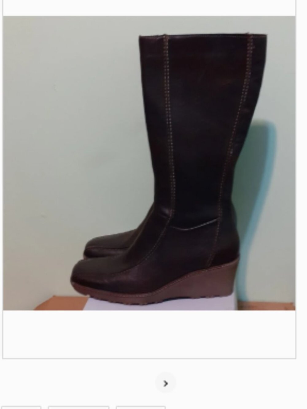 sold to @mainecoonv for 40. ship from other store location  Chocolate Brown 40/9